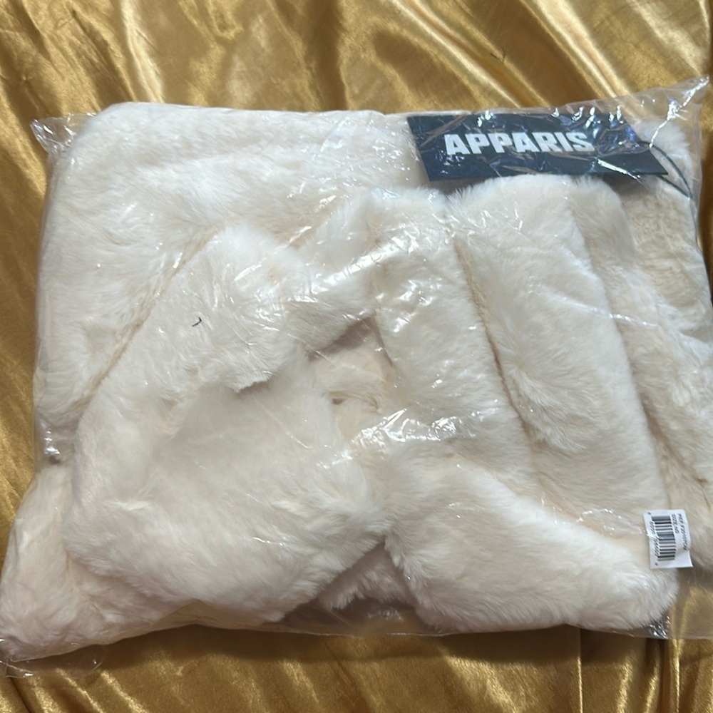 Apparis scarf